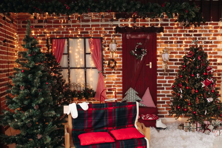 Cute decorated real estate in Caldwell County to celebrate the holidays.